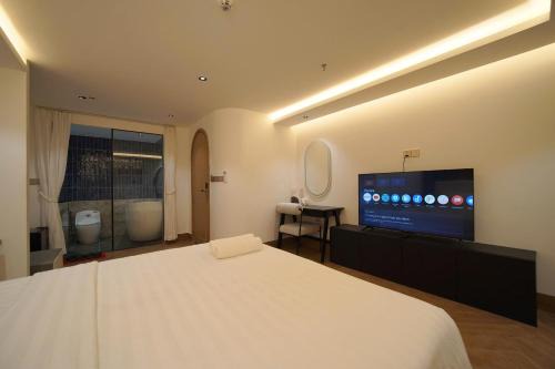 Tan Binh House Hotel