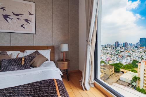 Quiet Luxury Suite with Balcony - City View - Zenity District 1