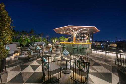 MAY DE VILLE Lumiere Hotel