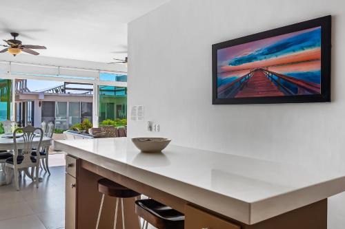 Dog-Friendly Villa with Beach Views, Patio, Outdoor Pool, Streaming, Partial AC in Rosarito
