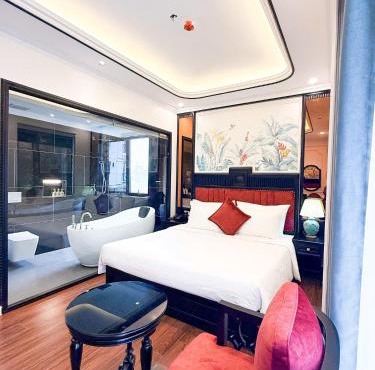 Royal Hotel Lâm Hạ