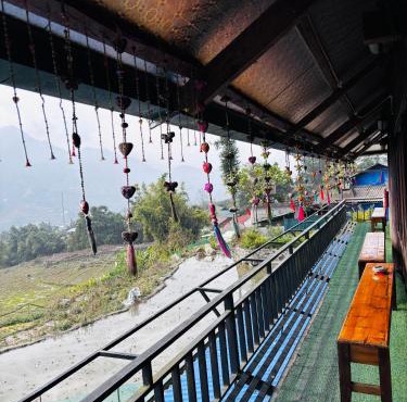 Sisi House Experience Hike & Batik Painting