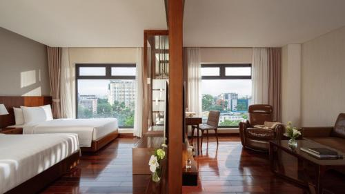 Orchids Saigon Hotel