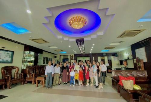 Phương Anh 7- Only accept Vietnamese customers