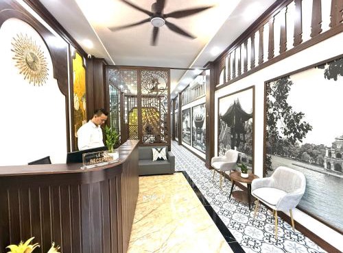 The Queen Hotel & Spa 2