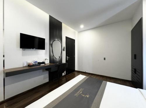 LION 10 HOTEL