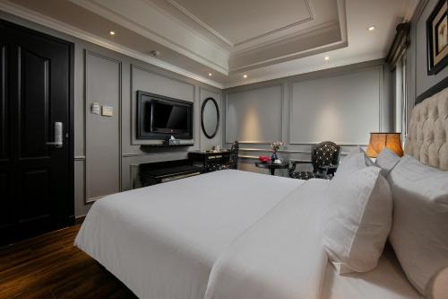 Scent Premium Hotel and Sky Bar