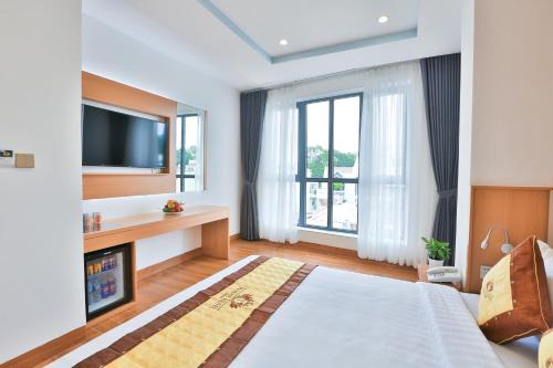 Prague Saigon Airport Hotel